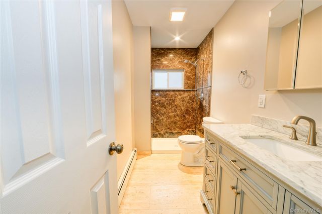 386 Southport Street, Ronkonkoma, NY 11779