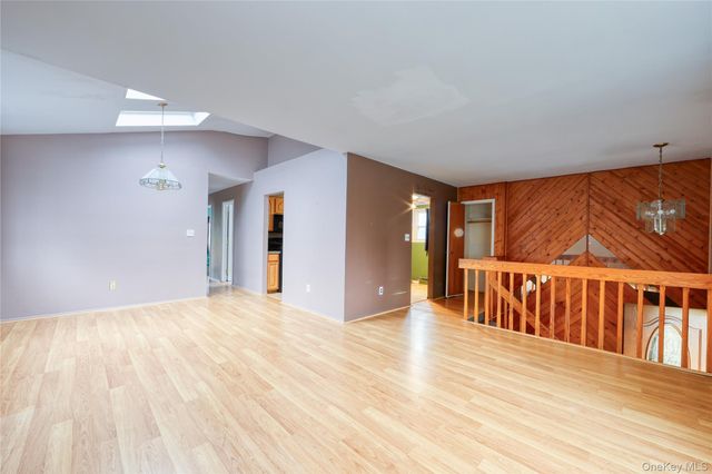 386 Southport Street, Ronkonkoma, NY 11779