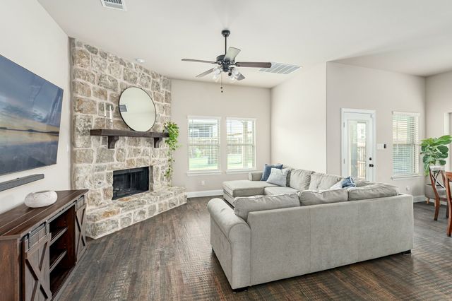 209 Michael Drive, Princeton, TX 75407