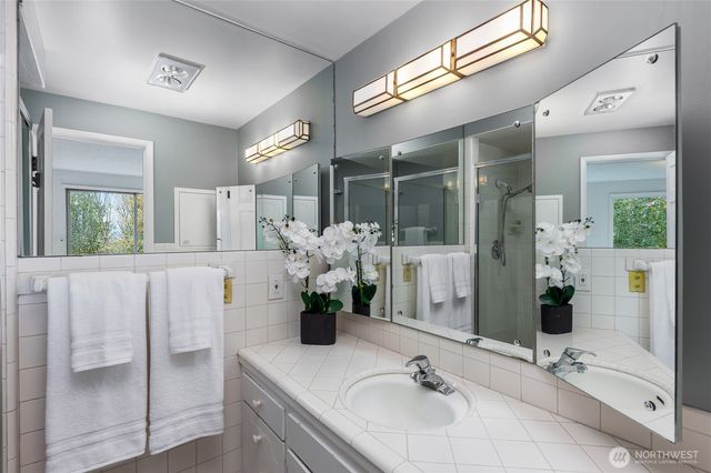 16521 NE 1st Place, Bellevue, WA 98008