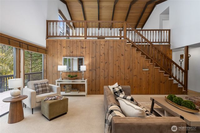 16521 NE 1st Place, Bellevue, WA 98008