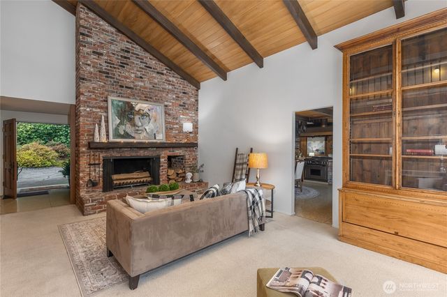 16521 NE 1st Place, Bellevue, WA 98008