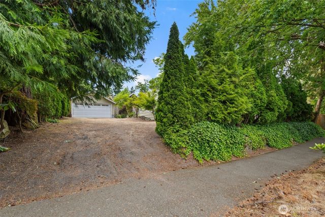 14023 Meridian Avenue N, Seattle, WA 98133