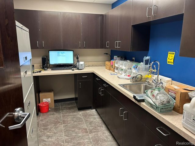 6919 Grand River Road, Brighton, MI 48114