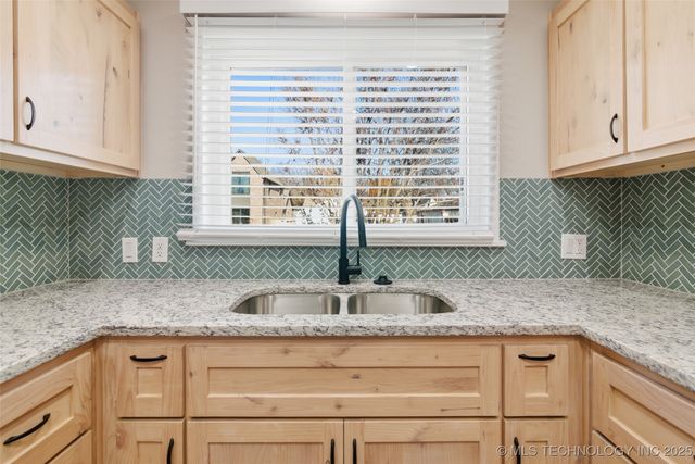 1014 E 38th Street, Tulsa, OK 74105