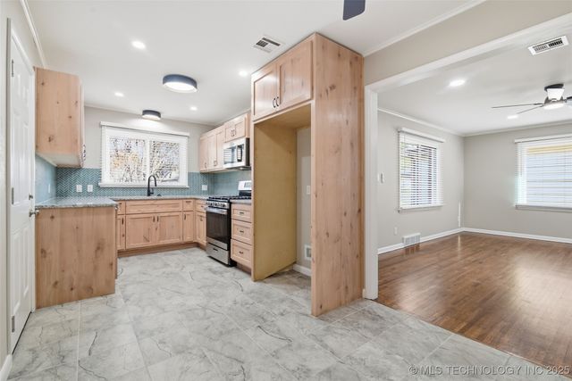 1014 E 38th Street, Tulsa, OK 74105