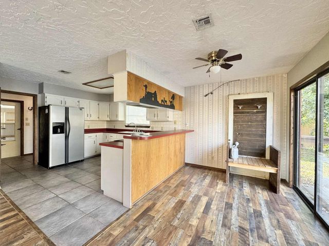 66400 E 253 Road, Grove, OK 74344