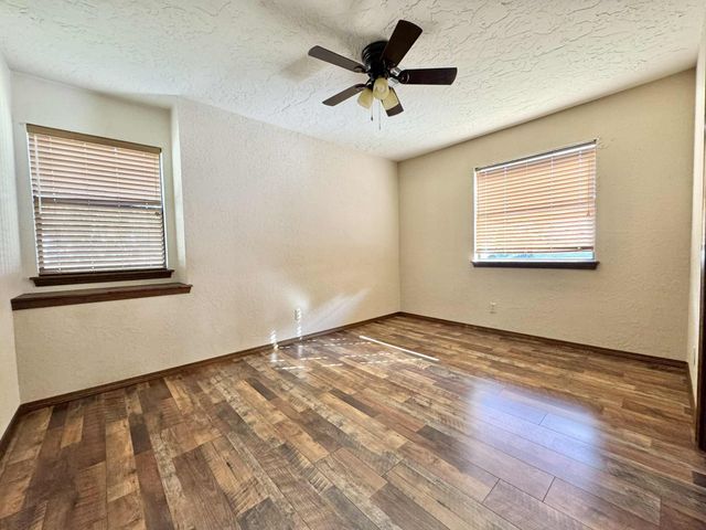 66400 E 253 Road, Grove, OK 74344