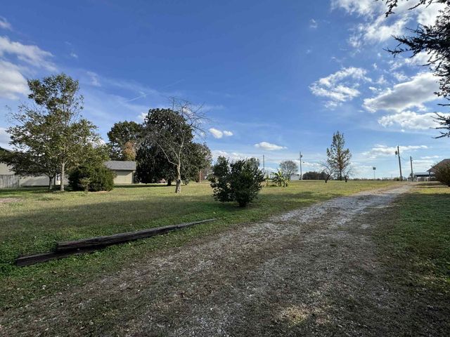 66400 E 253 Road, Grove, OK 74344