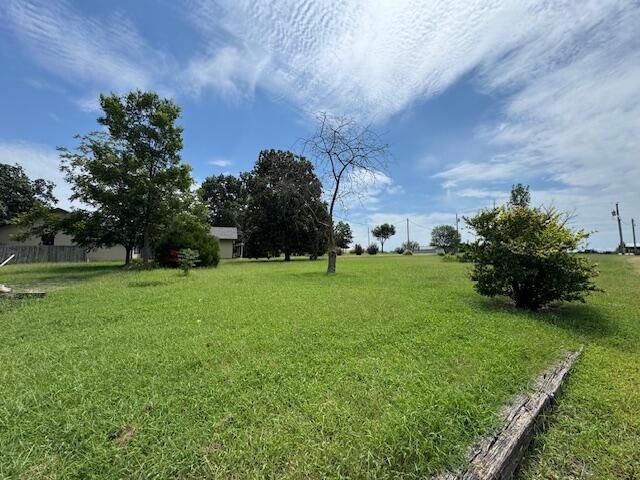 66400 E 253 Road, Grove, OK 74344