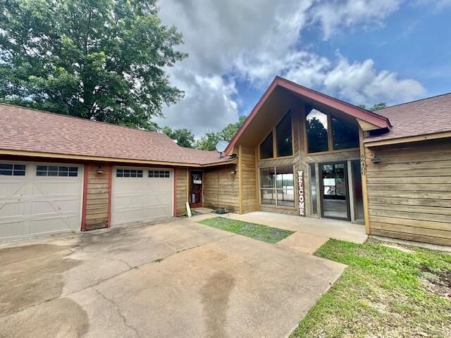 66400 E 253 Road, Grove, OK 74344