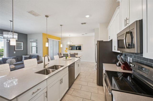 260 Ocean Course Ave, Davenport, FL 33896