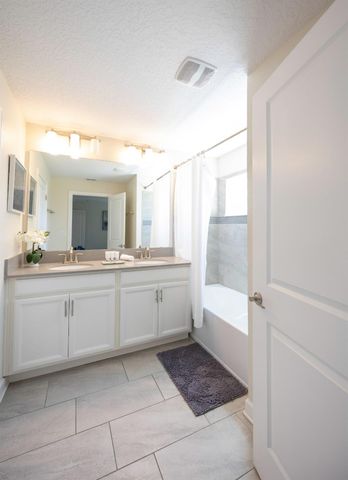 260 Ocean Course Ave, Davenport, FL 33896