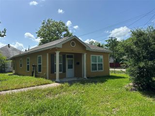 995 Ewing Street, Beaumont, TX 77701