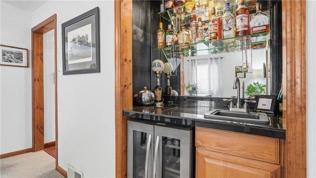 32 Herbst Rd, Kennedy Twp, PA 15108