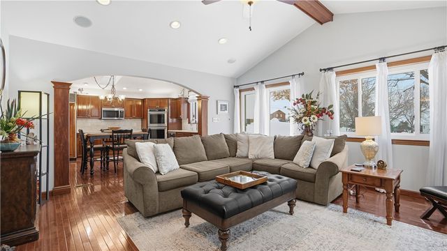 32 Herbst Rd, Kennedy Twp, PA 15108