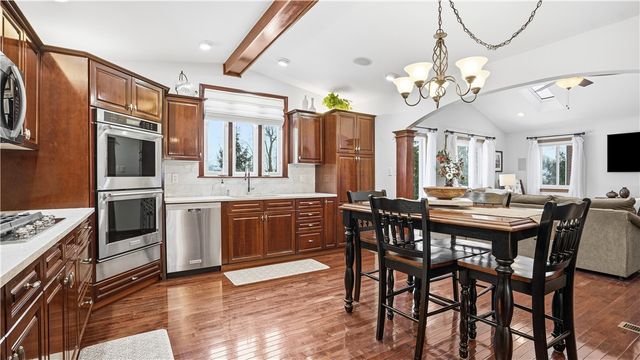32 Herbst Rd, Kennedy Twp, PA 15108