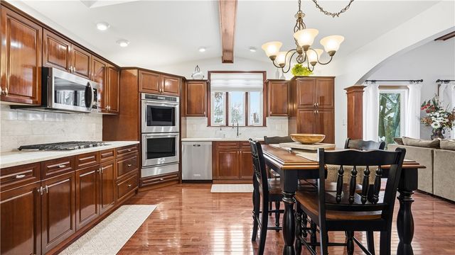 32 Herbst Rd, Kennedy Twp, PA 15108
