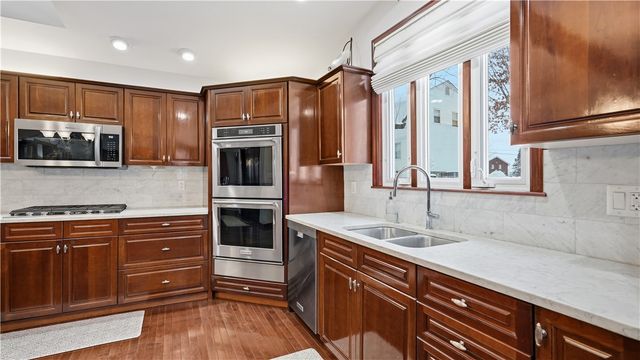 32 Herbst Rd, Kennedy Twp, PA 15108
