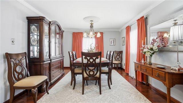 32 Herbst Rd, Kennedy Twp, PA 15108