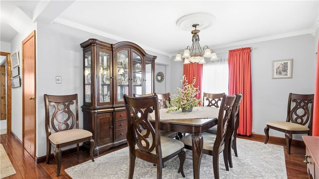 32 Herbst Rd, Kennedy Twp, PA 15108
