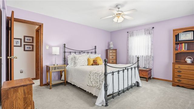 32 Herbst Rd, Kennedy Twp, PA 15108