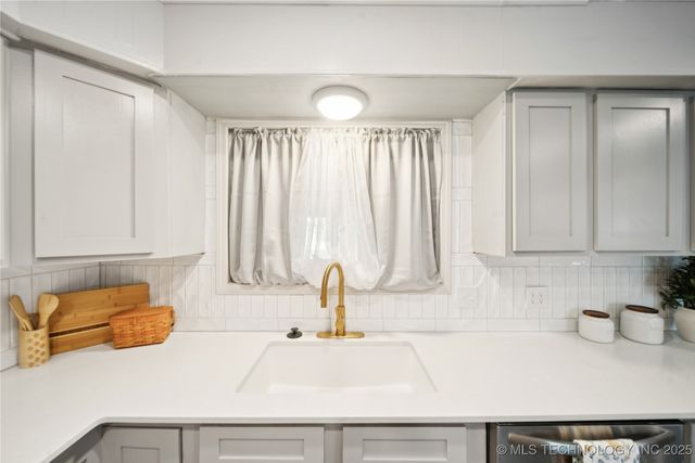 1317 N McFarland Place, Claremore, OK 74017