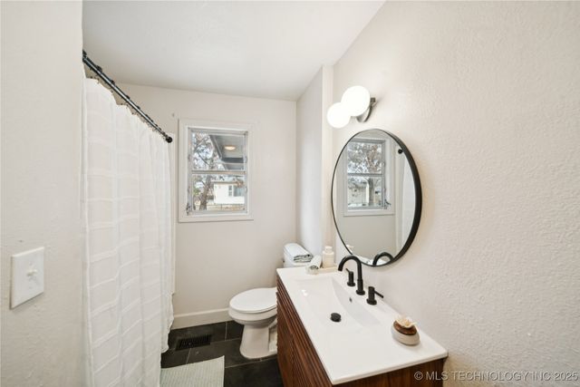 1317 N McFarland Place, Claremore, OK 74017