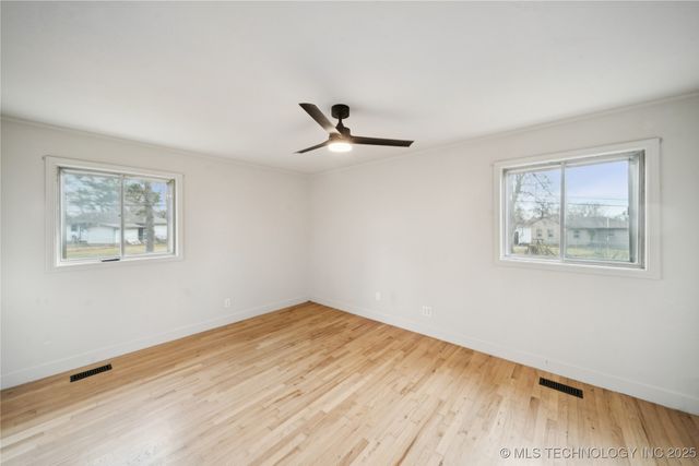 1317 N McFarland Place, Claremore, OK 74017