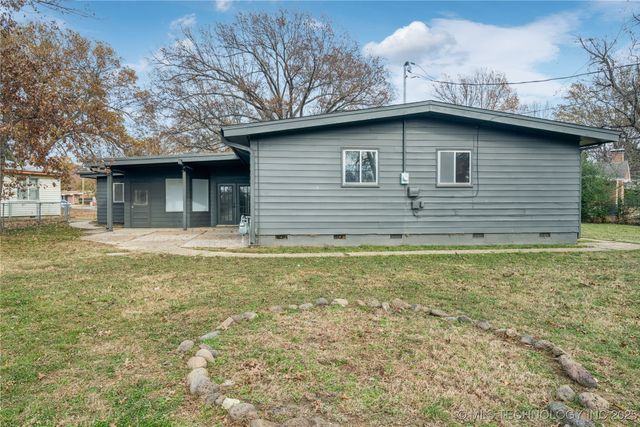 1317 N McFarland Place, Claremore, OK 74017