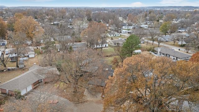 1317 N McFarland Place, Claremore, OK 74017