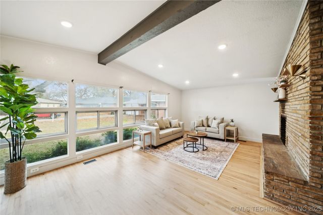 1317 N McFarland Place, Claremore, OK 74017