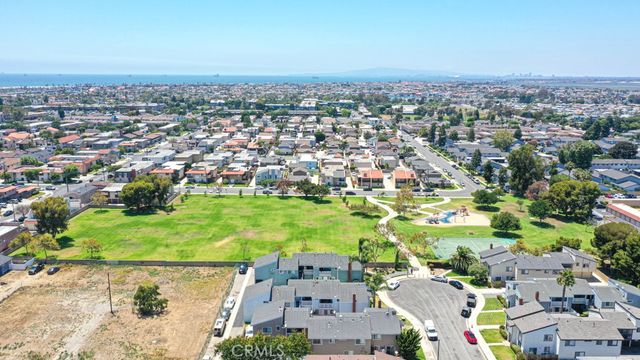 4822 Neely, Huntington Beach, CA 92649