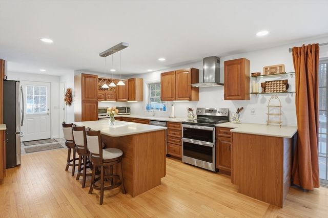 17 Longley Road, Shirley, MA 01464