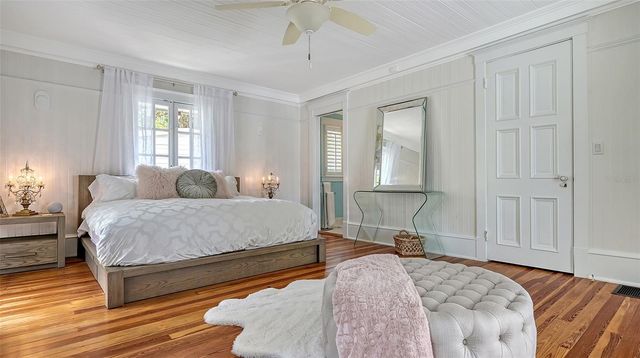 7715 WESTMORELAND DRIVE, Sarasota, FL 34243