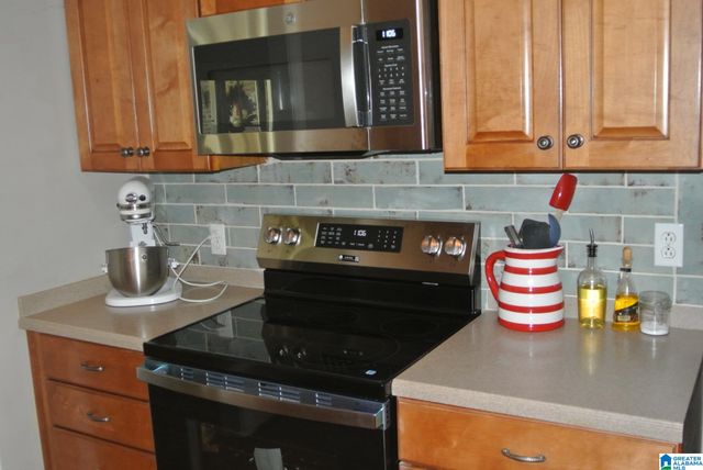 150 CRESTVIEW CIRCLE, Trussville, AL 35173