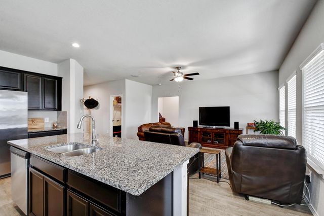 733 PEAK PL, Seguin, TX 78155