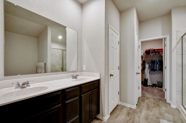 733 PEAK PL, Seguin, TX 78155