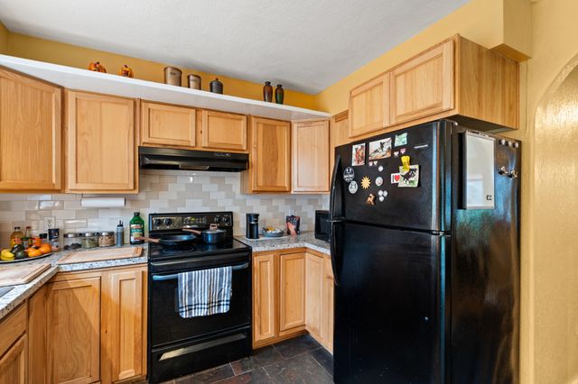 450 Crestview Loop, Grants Pass, OR 97527