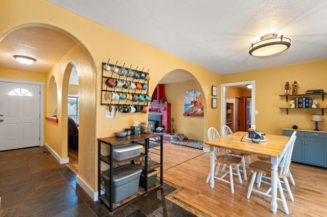 450 Crestview Loop, Grants Pass, OR 97527