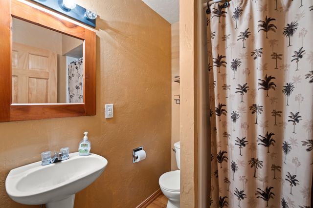 450 Crestview Loop, Grants Pass, OR 97527