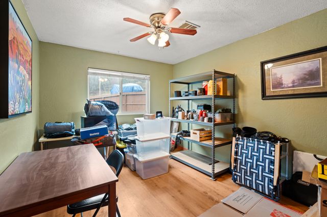 450 Crestview Loop, Grants Pass, OR 97527