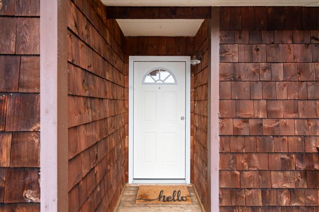 450 Crestview Loop, Grants Pass, OR 97527