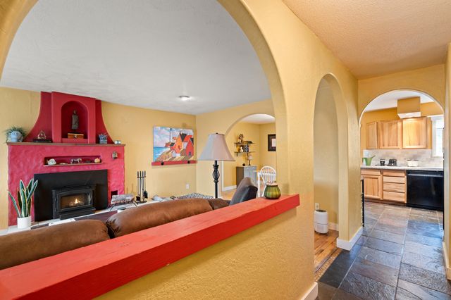 450 Crestview Loop, Grants Pass, OR 97527