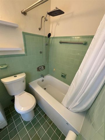 741 NE 17th Terrace, Fort Lauderdale, FL 33304