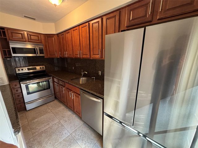 741 NE 17th Terrace, Fort Lauderdale, FL 33304