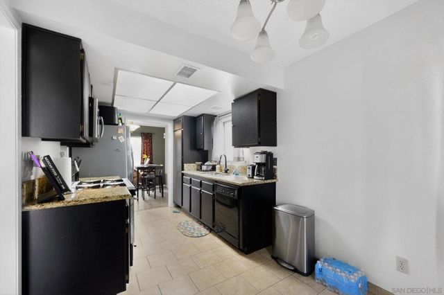 1072 Violet Street, Hemet, CA 92545