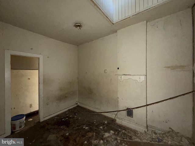 2408 E OLIVER ST, Baltimore, MD 21213