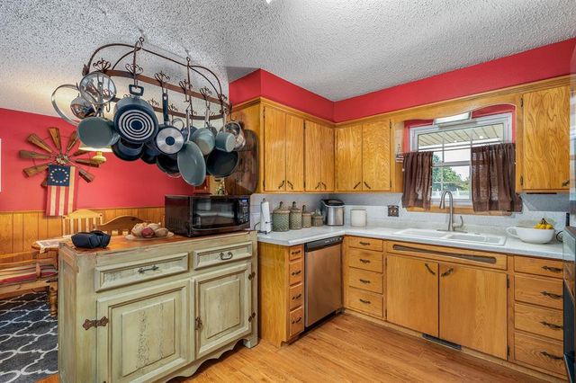 319 S Main Street, Mcloud, OK 74851