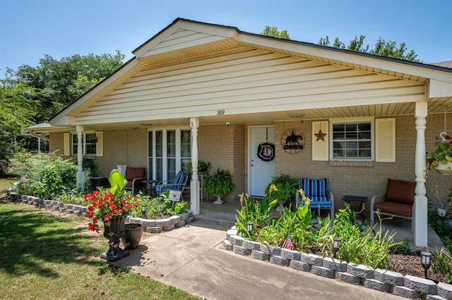 319 S Main Street, Mcloud, OK 74851